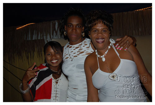 white_out_side_pt2-015