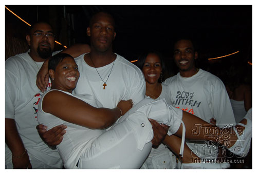 white_out_side_pt2-032