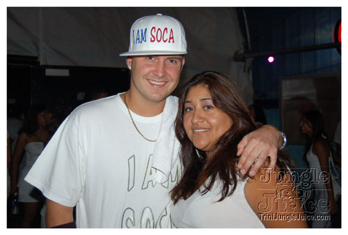 white_out_side_pt2-035