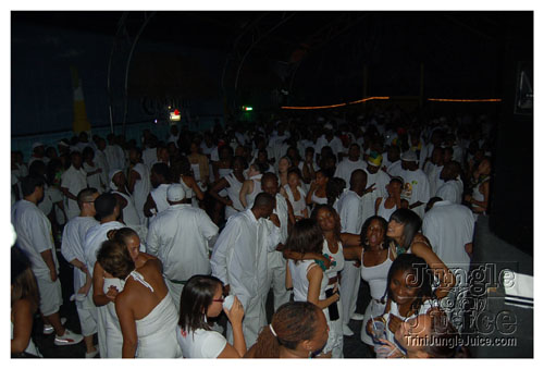 white_out_side_pt2-042