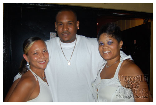 white_out_side_pt2-059