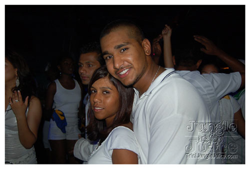 white_out_side_pt2-065