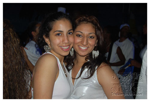 white_out_side_pt2-066