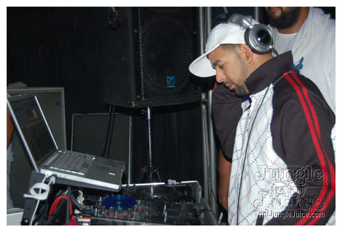 white_out_side_pt2-069