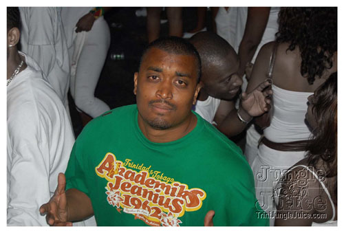 white_out_side_pt2-084