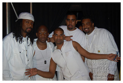 white_out_side_pt2-089