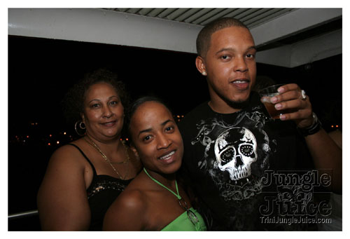 wuk_and_wine_boatride-018