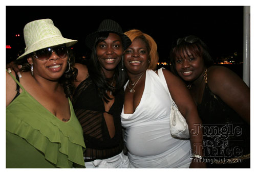 wuk_and_wine_boatride-027