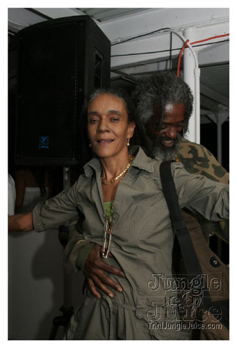 wuk_and_wine_boatride-030