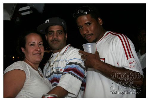 wuk_and_wine_boatride-033