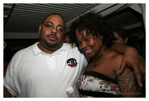 wuk_and_wine_boatride-048