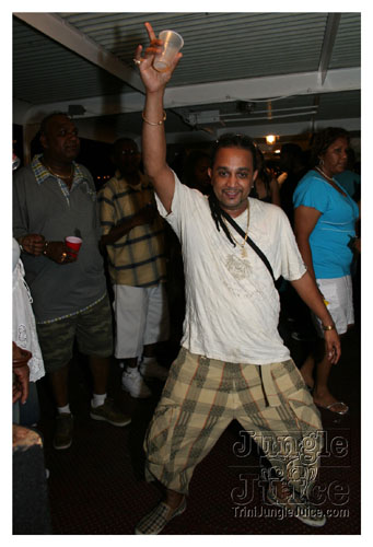 wuk_and_wine_boatride-062