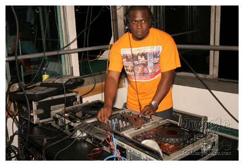 wuk_and_wine_boatride-065