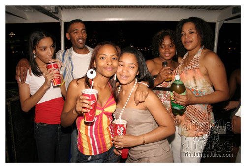 wuk_and_wine_boatride-071