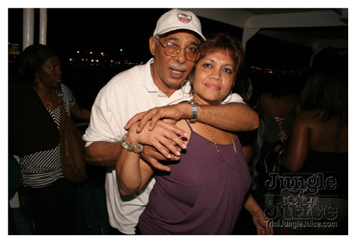 wuk_and_wine_boatride-072