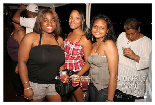 wuk_and_wine_boatride-073