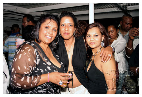 wuk_and_wine_boatride-096