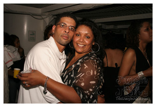 wuk_and_wine_boatride-098