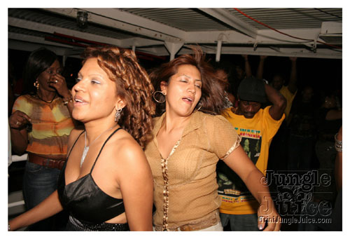 wuk_and_wine_boatride-121