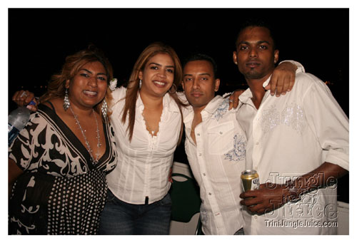 wuk_and_wine_boatride-135