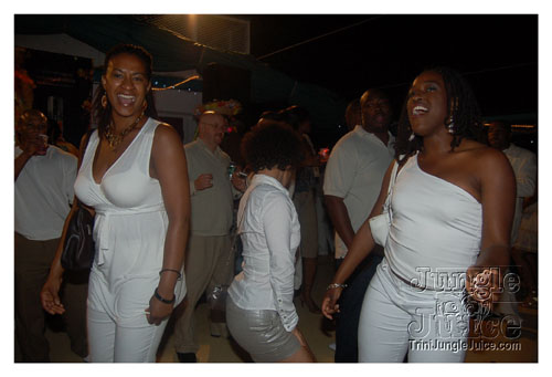 xclusv_creamsicle_2007-062