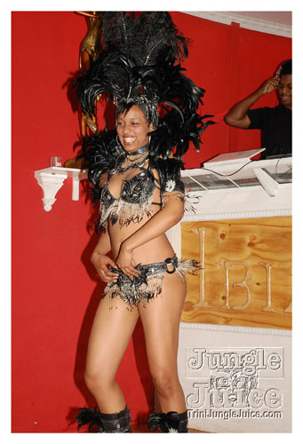 94.1FM_calendar_launch_dec09-032