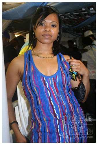 babyblue_boatride2k8-006