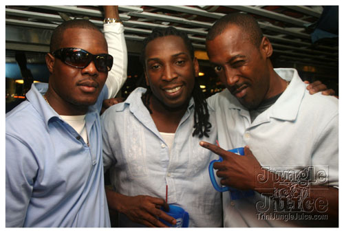 babyblue_boatride2k8-014