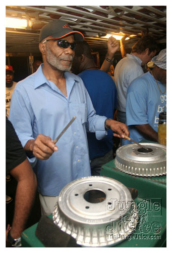 babyblue_boatride2k8-022