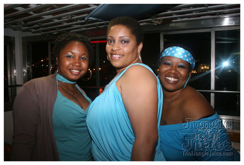 babyblue_boatride2k8-039