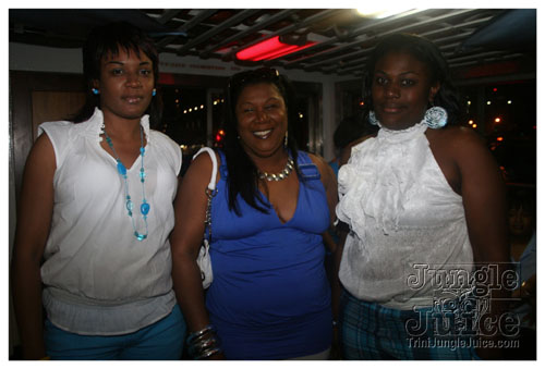 babyblue_boatride2k8-044