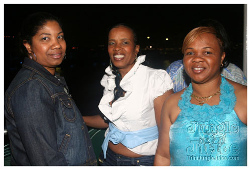 babyblue_boatride2k8-056