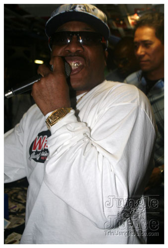 babyblue_boatride2k8-088