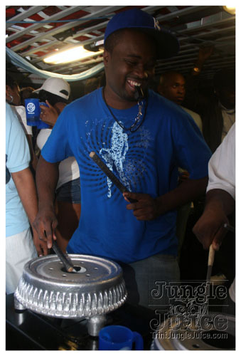 babyblue_boatride2k8-100