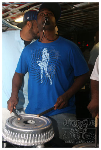 babyblue_boatride2k8-101