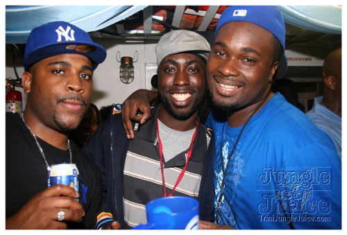 babyblue_boatride2k8-120