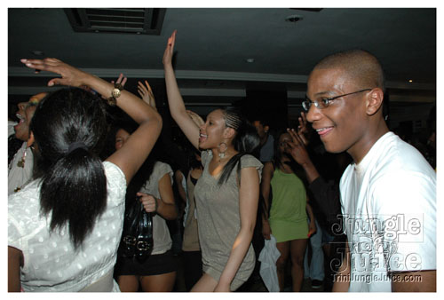 bachanal_mas_bandlaunch_2k8-030