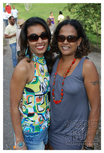 beach_house_carnival_2008_pt1-049