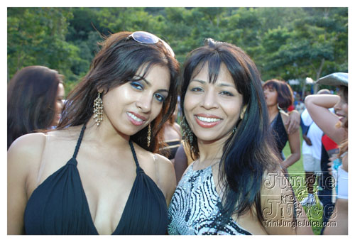 beach_house_carnival_2008_pt1-115