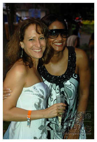 beach_house_carnival_2008_pt1-138