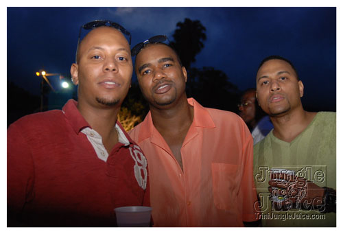 beach_house_carnival_2008_pt2-016