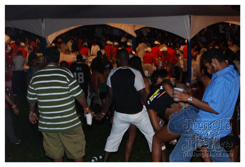 beach_house_carnival_2008_pt2-024