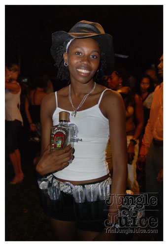 beach_house_carnival_2008_pt2-062