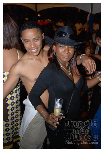 beach_house_carnival_2008_pt2-090