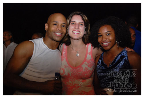 beach_house_carnival_2008_pt2-094