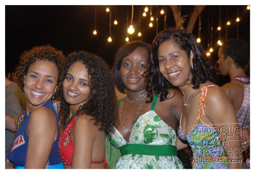 beach_house_carnival_2008_pt2-116