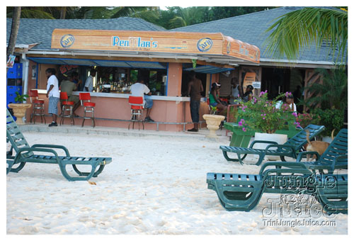 beach_house_sat_launch_nov01-002