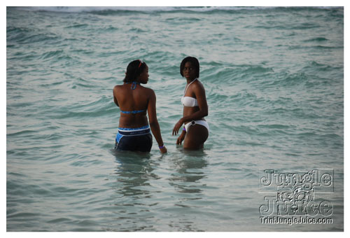 beach_house_sat_launch_nov01-015