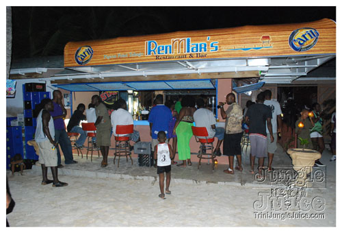 beach_house_sat_launch_nov01-031