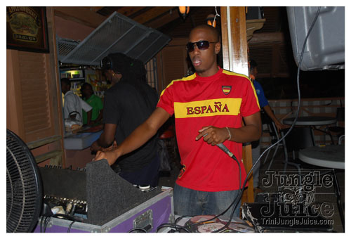 beach_house_sat_launch_nov01-033